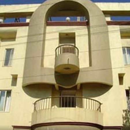 Hotel Sunny Mid-Town Mahabaleshwar Exterior photo