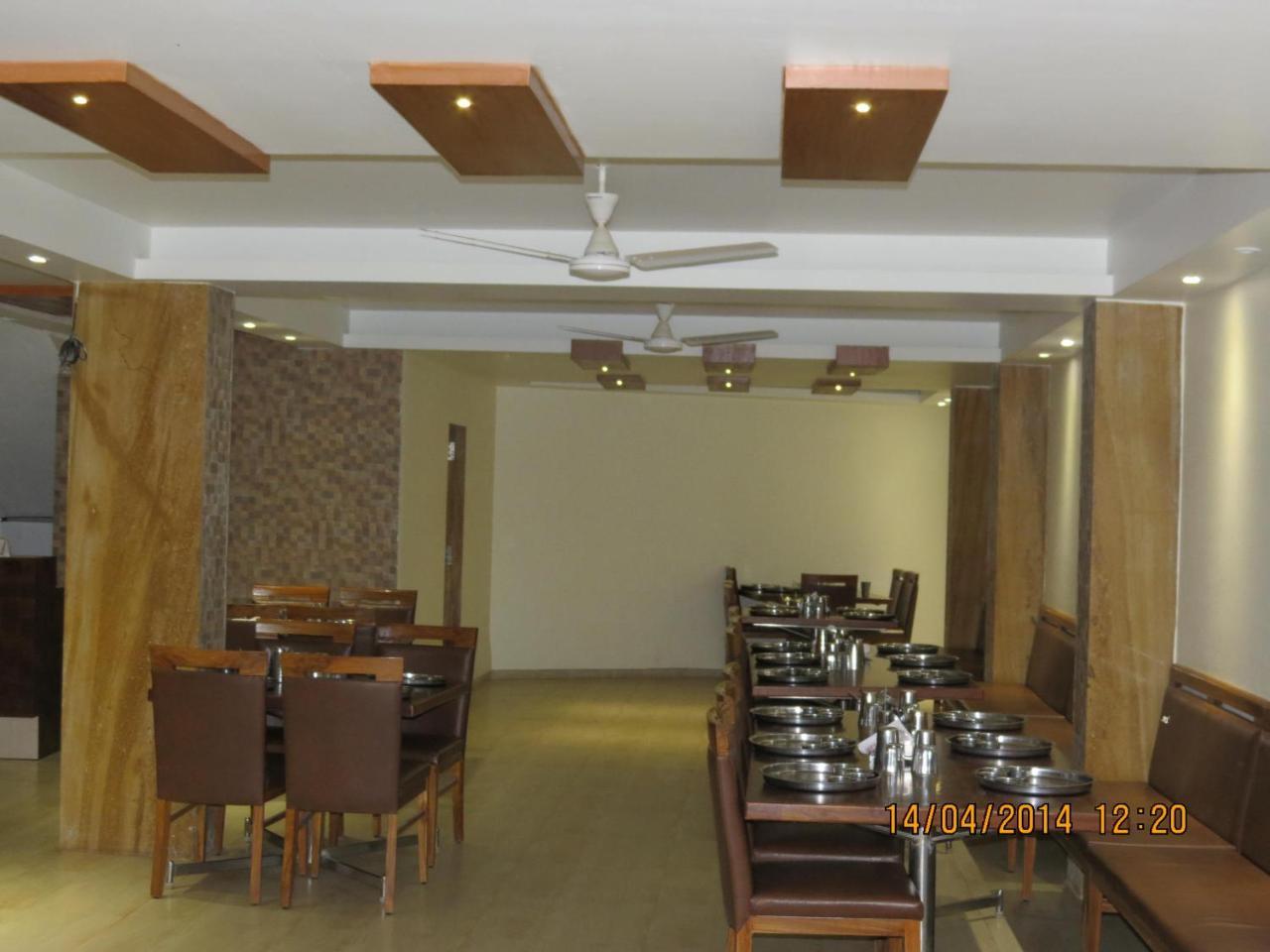 Hotel Sunny Mid-Town Mahabaleshwar Exterior photo